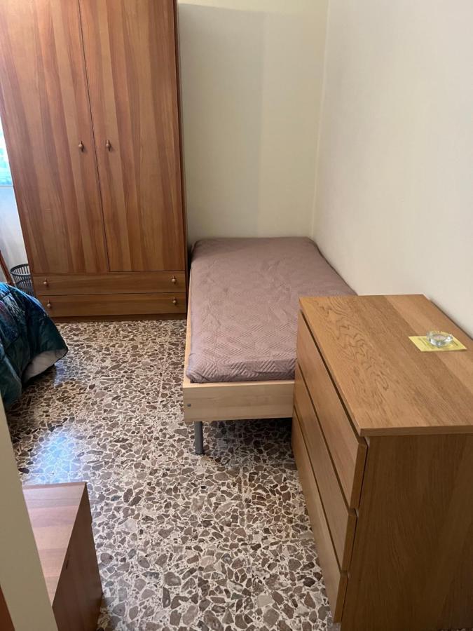 Bed And Breakfast Elisa Sonnino Exterior foto